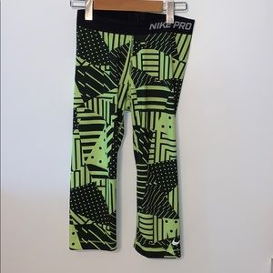 Nike pro workout neon capris size small
